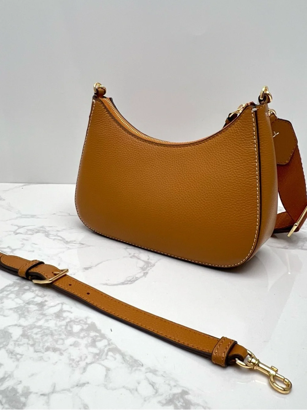 Tory Burch Saddle Shoulder Bag in Cognac